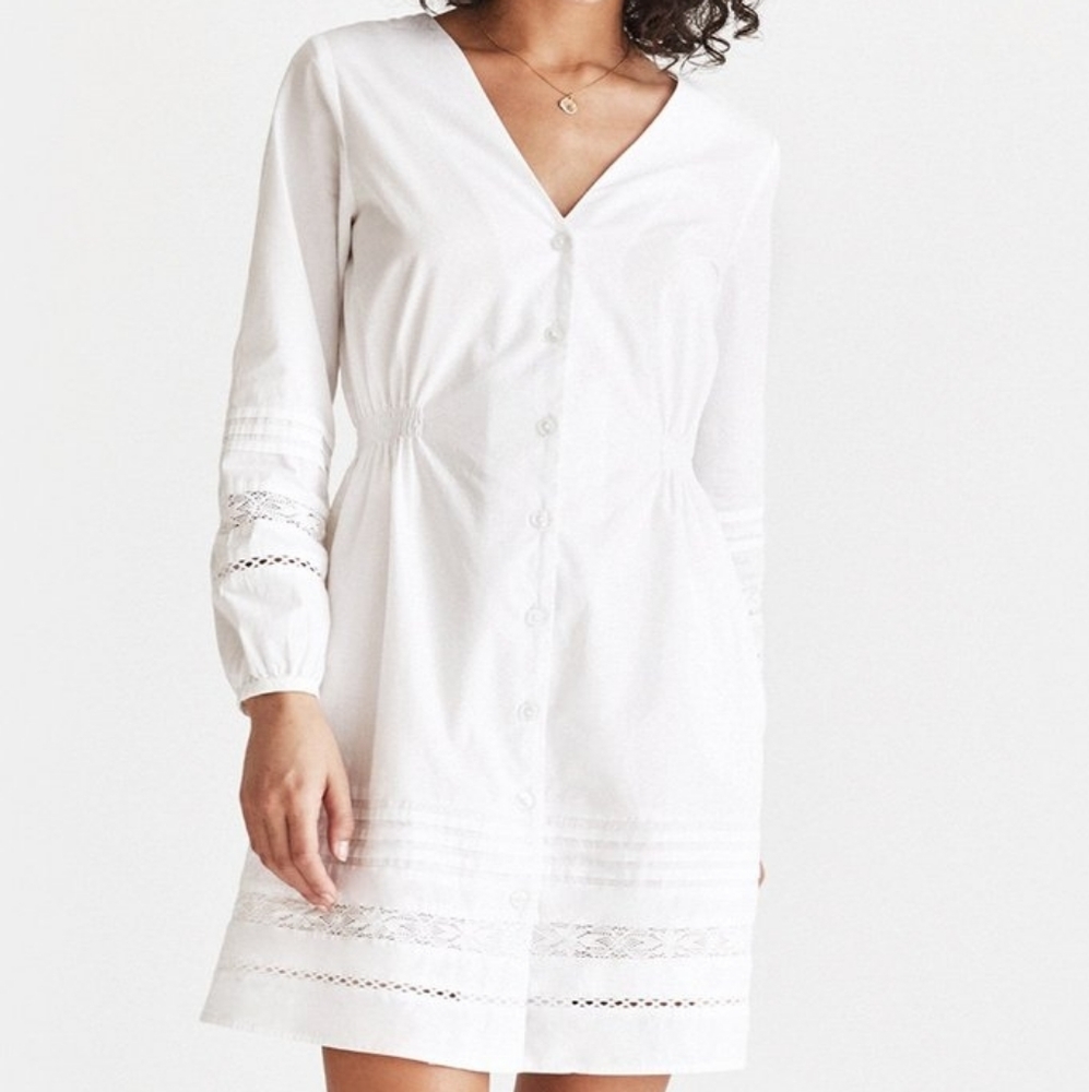 VETTA Long Sleeve Lace Dress
